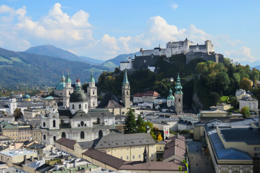 Salzburg Blick ueber Stadt